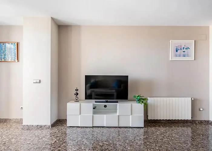 Moderno Con Vistas Al Mar En *